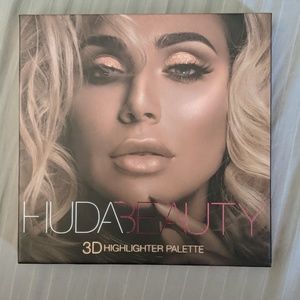 Huda Beauty 3D Highlighter Palette
